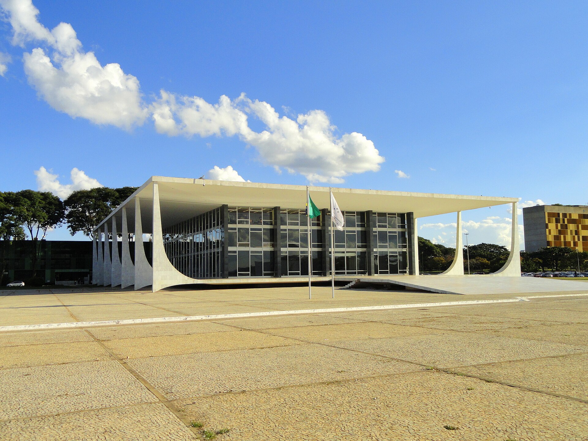Exterior of Brazil's Supreme Federal Court building in Brasília under a blue sky
