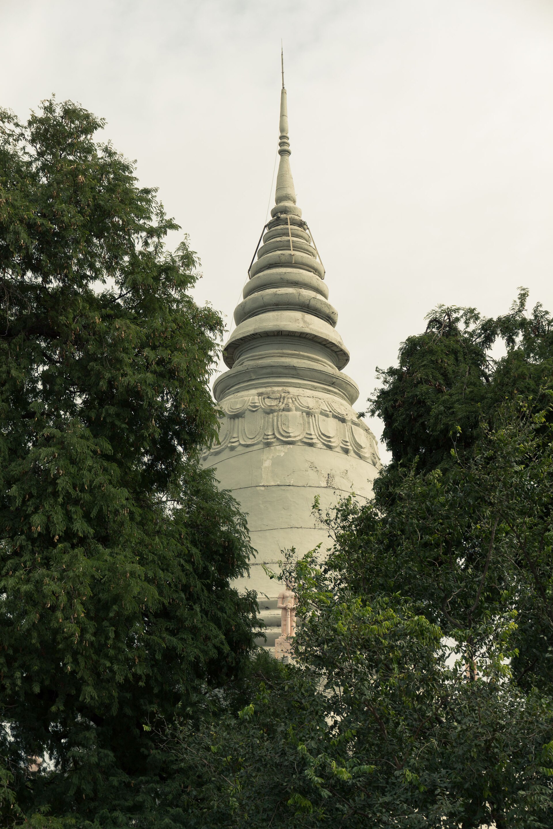 Wat Phnom temple hill in Phnom Penh, Cambodia Wat Phnom temple hill in Phnom Penh, Cambodia